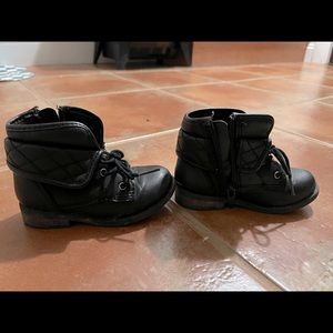 Girls 6c combat boots
